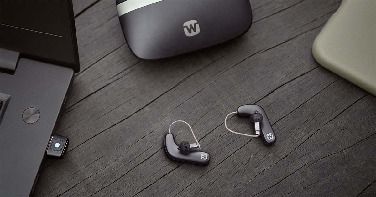 Widex Moment SmartRIC Hörgerät mit tragbarem Ladegerät